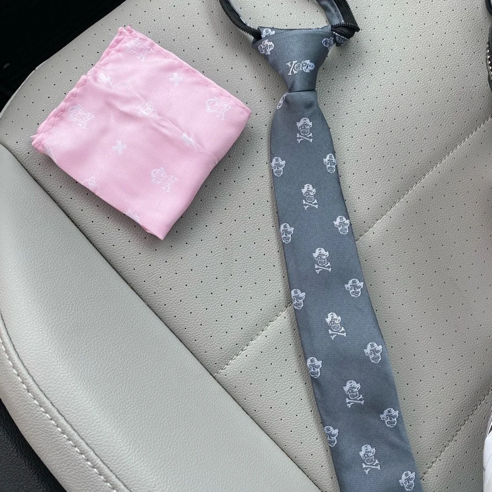 Boys necktie with matching pink hanky. NWOT